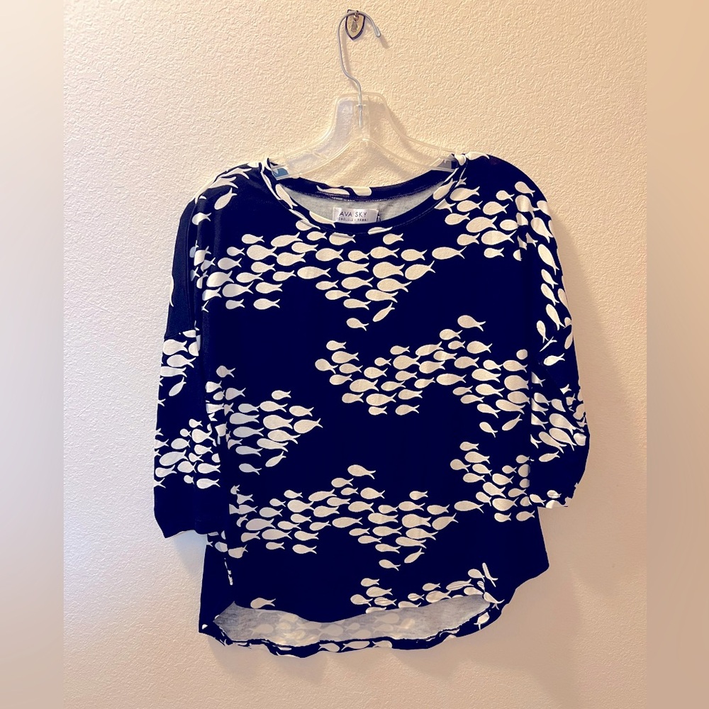 Fighting Eel / Ava Sky NWT Top Cambria in Black Fish S